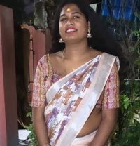 Sathya Priya - Acompañantes transexual in Chennai