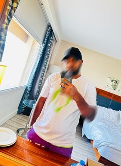 Satisfy Unfulfilled Sex Life to Fantasy - Acompañantes masculino in Dubai Photo 3 of 12