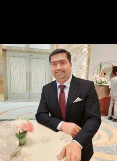 Satish - Male adult performer in Mumbai Photo 1 of 2