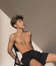 Satya Huu - Acompañantes masculino in Jakarta Photo 1 of 4