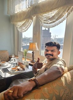 Satya the Elite Male Companion in Mumbai - Acompañante masculino in Mumbai Photo 6 of 12