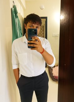 Satyam - Acompañantes masculino in Pune Photo 3 of 4