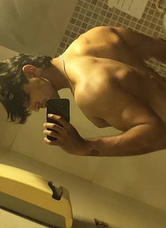 Satyam Romantic Sovereign - Male escort in Kolkata Photo 3 of 6