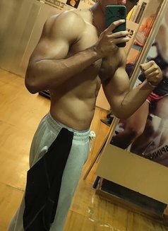 Satyam Romantic Sovereign - Male escort in Kolkata Photo 4 of 6