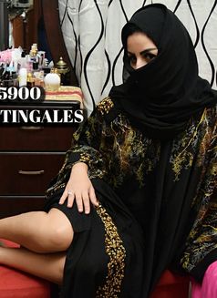 Saudi Zalma Sexy Boobs - puta in Dubai Photo 3 of 7