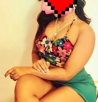 Saumya Single Tamil girl - escort in Colombo