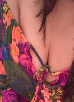 Saumya - puta in Gurgaon Photo 4 of 4