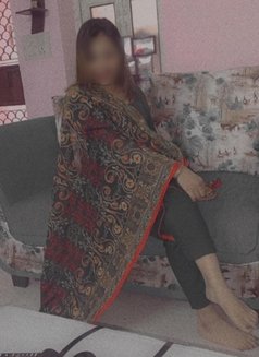 ꧁꧂ Miss Somya Malik ꧁꧂ (Cam & Real) - escort in New Delhi Photo 5 of 13