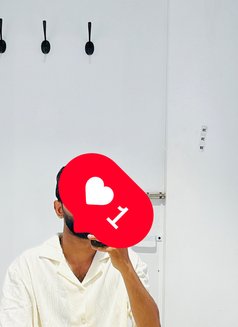 Saumya - Male escort in Colombo Photo 1 of 1