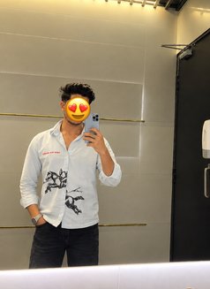 Saurav - Acompañantes masculino in Greater Noida Photo 1 of 3