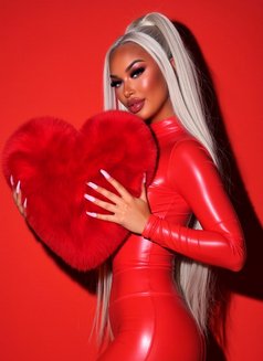 Savage Barbie - puta in Dubai Photo 7 of 13