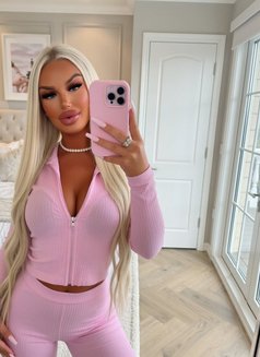 Savage Barbie - puta in Dubai Photo 11 of 13