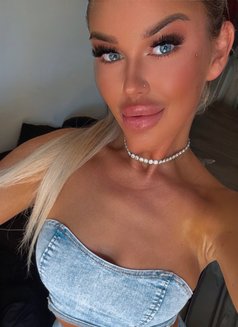 Savage Barbie - escort in Dubai Photo 8 of 15