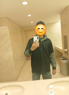 Savin - Male escort in Tokyo Photo 2 of 3