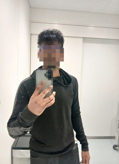Savin - Acompañantes masculino in Tokyo Photo 2 of 4