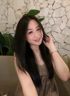 Savitri - escort in Jakarta Photo 3 of 5