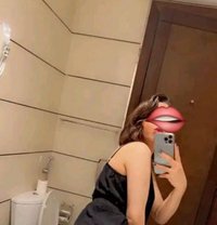 Sawsan - puta in Ajmān Photo 2 of 4