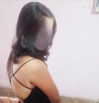 Sayna cam show on genuine - escort in Hyderabad