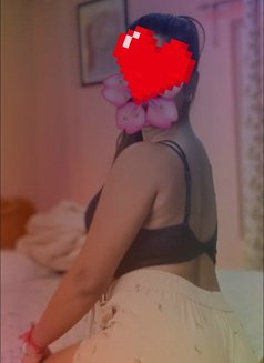 Sayuri Darshika Colombo - escort in Colombo Photo 5 of 6