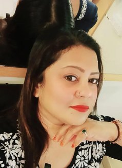 Saziya - escort in Bangalore Photo 1 of 3