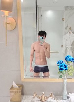 Sbdxb - Male escort in Dubai Photo 4 of 4