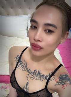Scarlet Envy - Male escort in Riyadh Photo 6 of 10