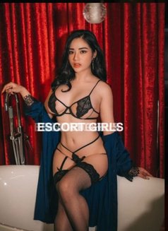Scarlet Filipina new arrival - escort in Doha Photo 2 of 4