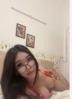 Scarlet - Transsexual escort in Dubai Photo 20 of 21
