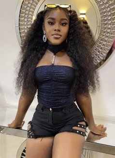 Scarlet - escort in Nairobi Photo 3 of 3