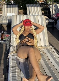 Scarlet - puta in Nairobi Photo 4 of 4