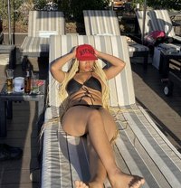 Scarlet - escort in Nairobi Photo 3 of 3