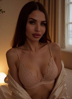 Scarlet - puta in Beirut Photo 4 of 7