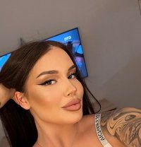 Scarlet - escort in Dubai