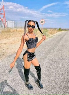 Scarlet - Transsexual escort in Pretoria Photo 4 of 4