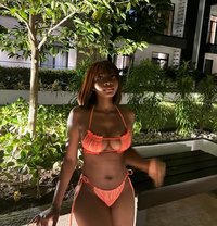 Scarlet - escort in Bali