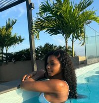 Scarlet - escort in Bali