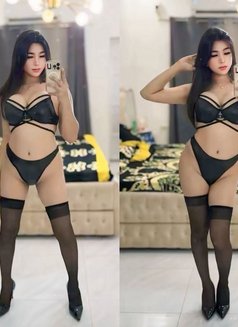 ScarletRose - Transsexual escort in Bangkok Photo 6 of 11