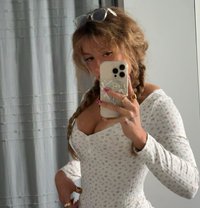 Scarlett - escort in Yokosuka