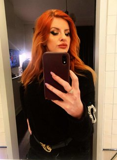 Scarlett - escort in Cambridge Photo 2 of 2