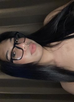 Scarlett - Acompañantes transexual in Manila Photo 1 of 4
