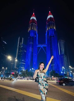 Scarlett - Transsexual escort in Mumbai Photo 8 of 8