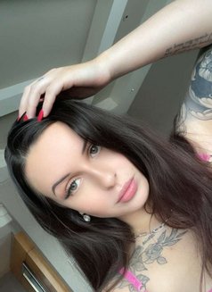 Scarlett - Masajista in Windsor Photo 2 of 5