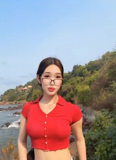 Scarlett - Transsexual escort in Bangalore Photo 9 of 10