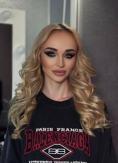 Scarlett - escort in Dubai Photo 4 of 7