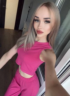 Scarlett - escort in Dubai Photo 5 of 7