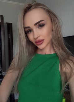 Scarlett - escort in Dubai Photo 6 of 7