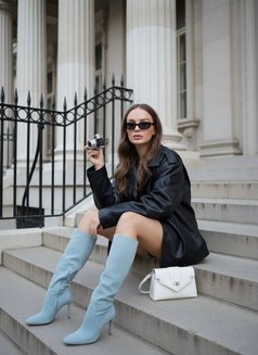 Scarlett - puta in Hong Kong Photo 12 of 12