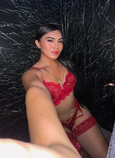 Scarlette - Transsexual escort in Cebu City Photo 3 of 11
