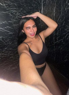 Scarlette - Transsexual escort in Cebu City Photo 7 of 11