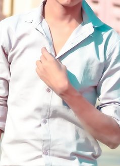 Scholer Ashish - Male adult performer in New Delhi Photo 5 of 6